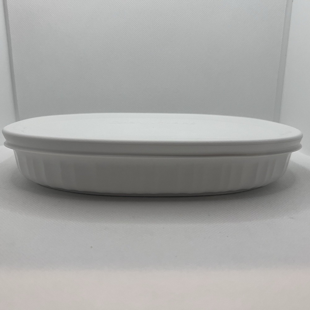 CorningWare French White 23 oz Oval Casserole Dish w/ Plastic Storage Lid